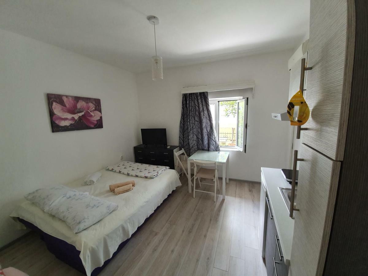 Studio Apartments Ilija Kotor Eksteriør billede